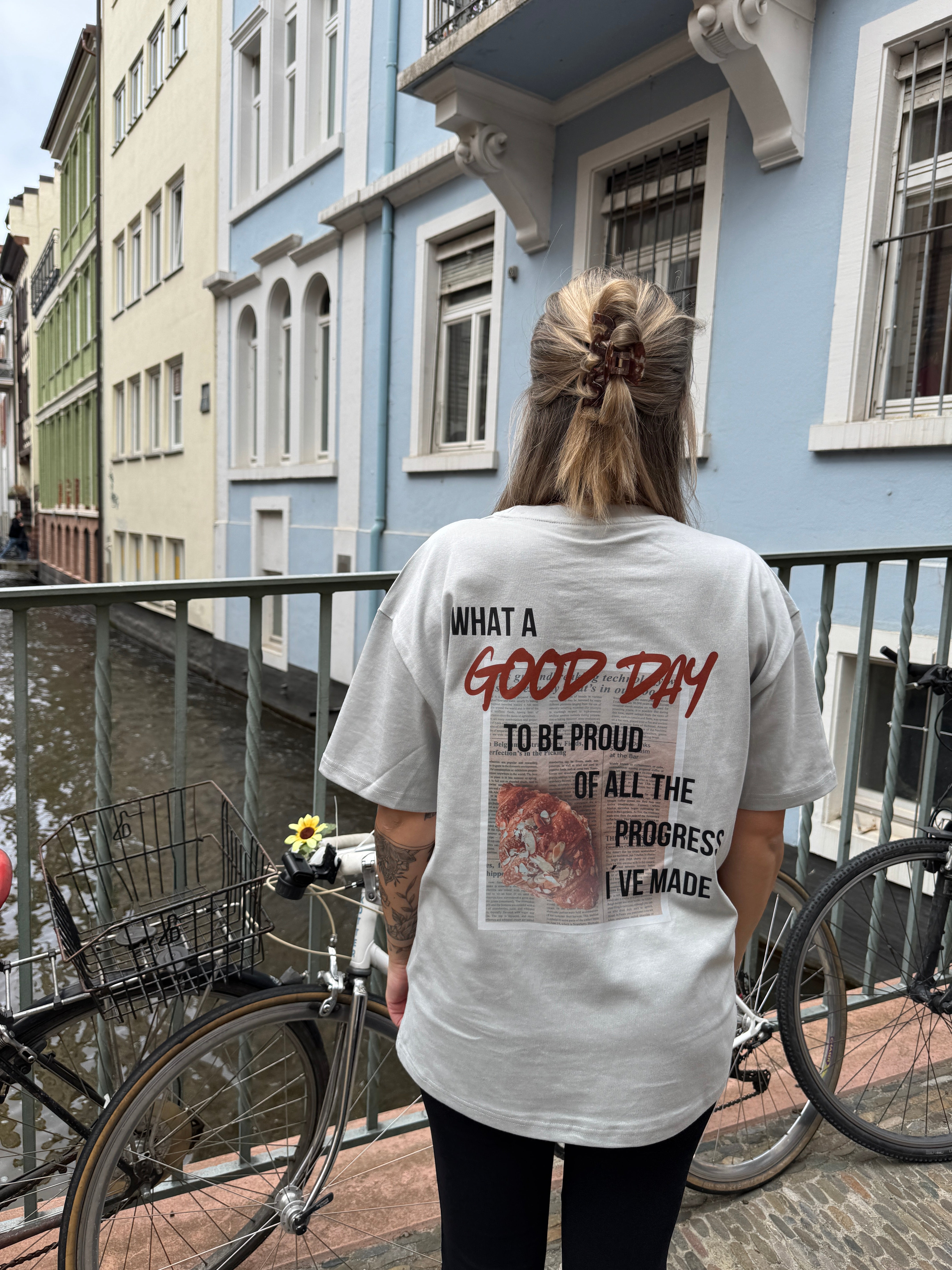 Shirt „proud of the progress“