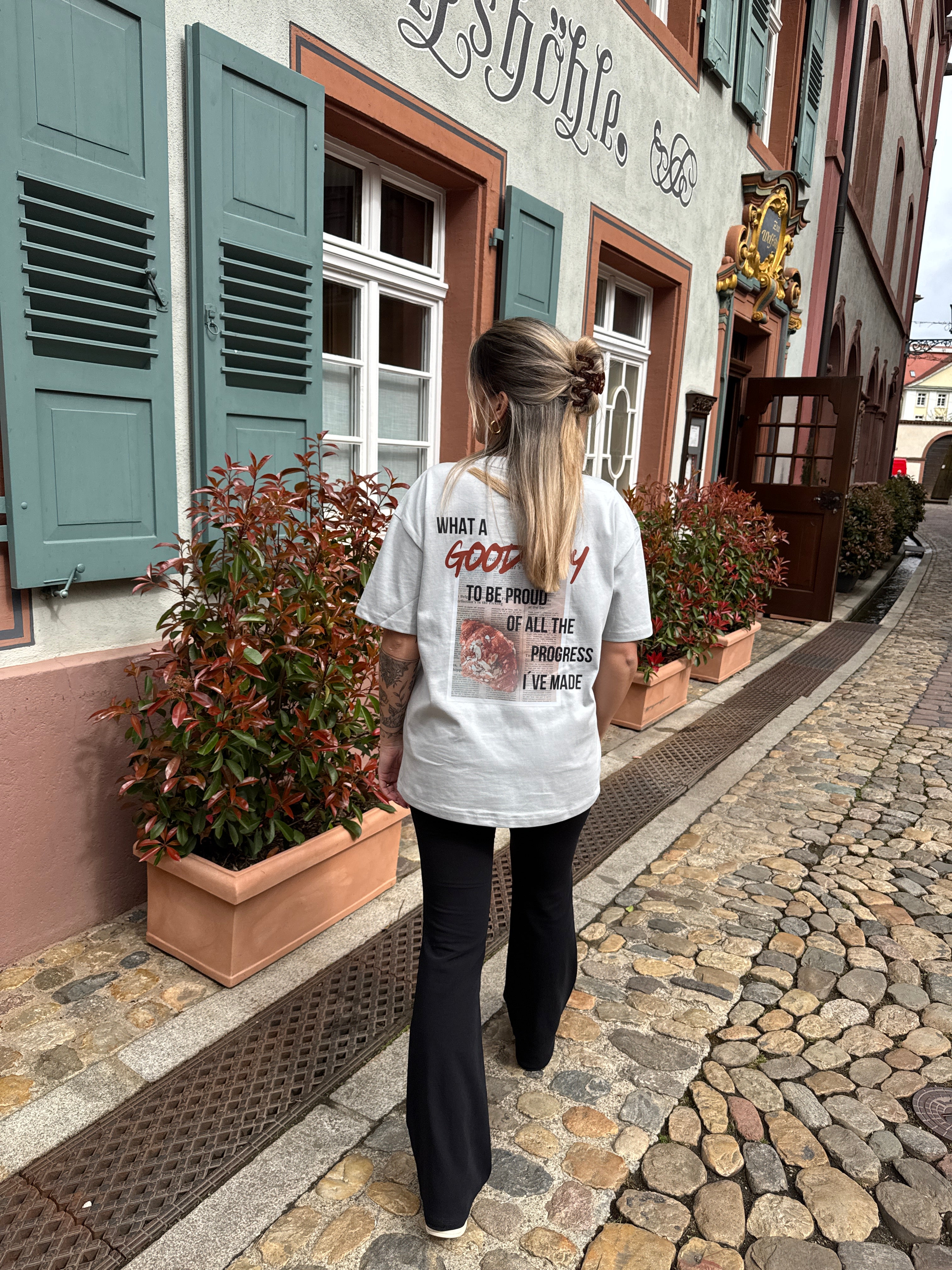 Shirt „proud of the progress“