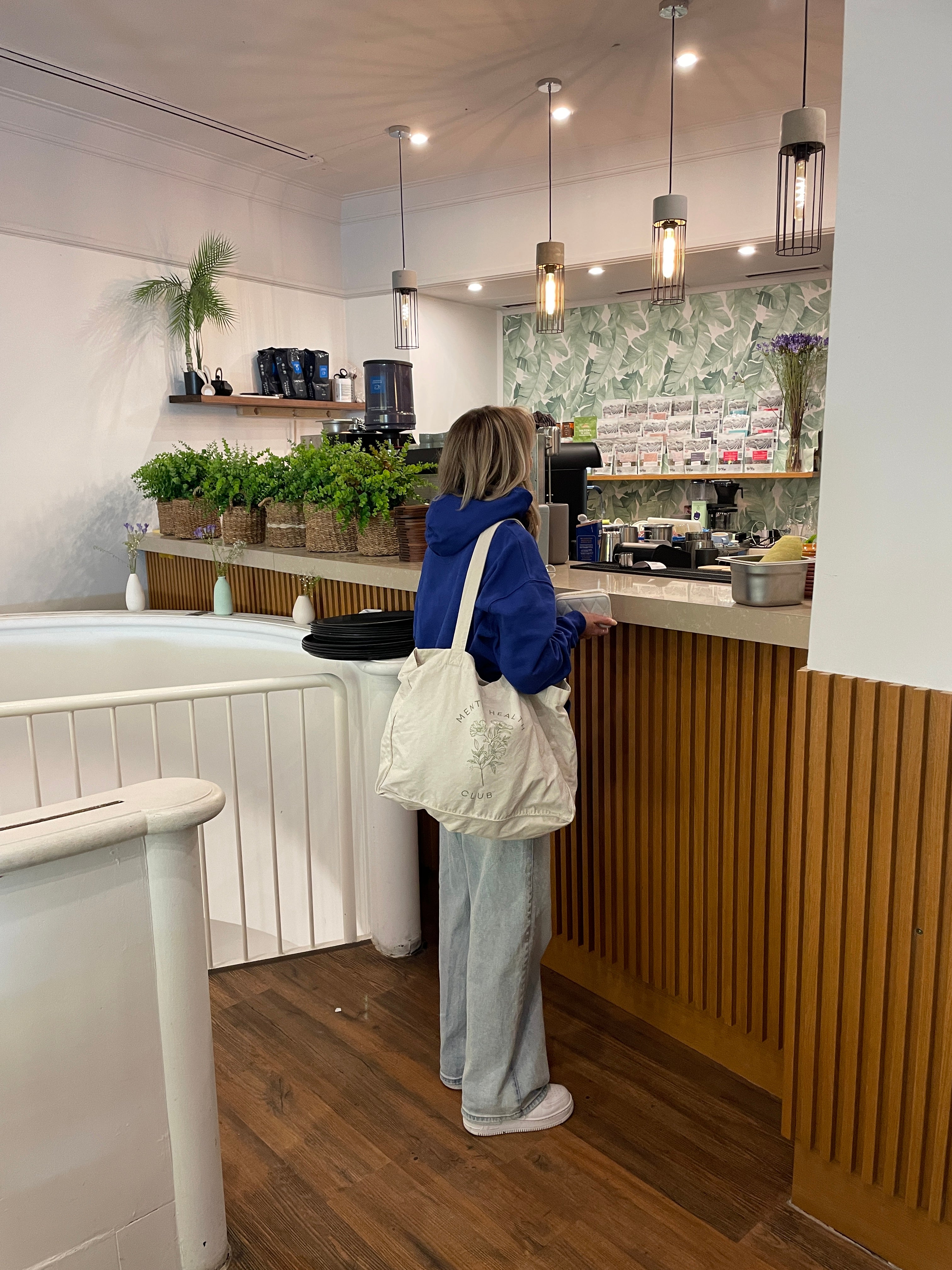 Shopper "mental health club"